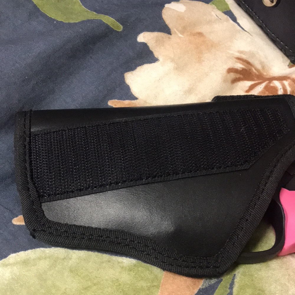 Gun Tote’n Mama Black Embossed shoulder Purse - Picture 14 of 17